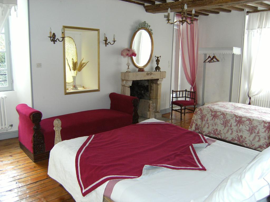 Bed and Breakfast Le Relais Du Mont Chauve à Caumont-Sur-Aure Chambre photo
