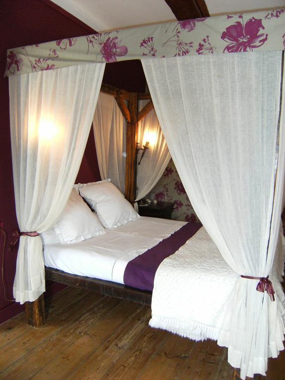 Bed and Breakfast Le Relais Du Mont Chauve à Caumont-Sur-Aure Chambre photo
