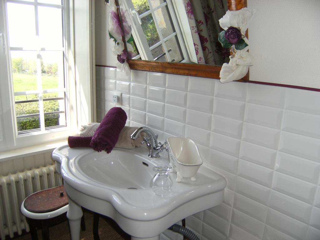 Bed and Breakfast Le Relais Du Mont Chauve à Caumont-Sur-Aure Chambre photo