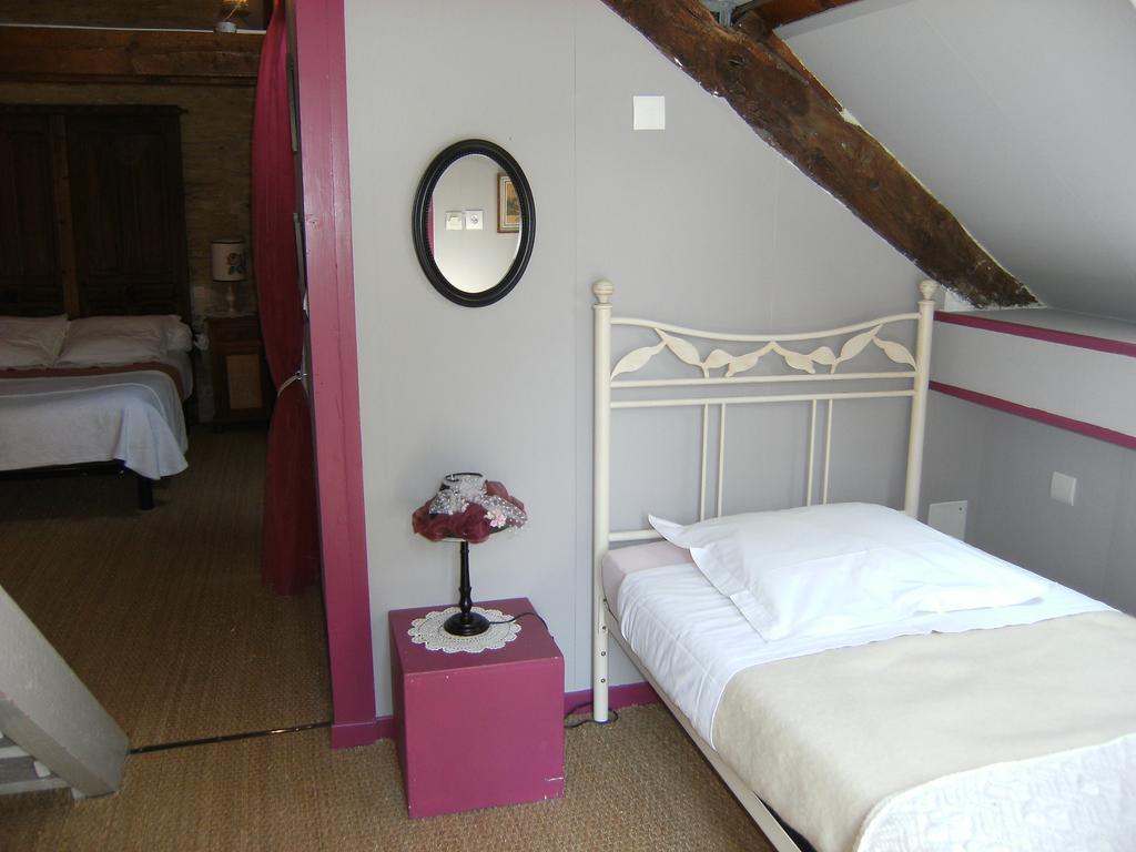 Bed and Breakfast Le Relais Du Mont Chauve à Caumont-Sur-Aure Chambre photo